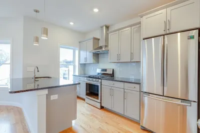 15 Kenilworth St #3