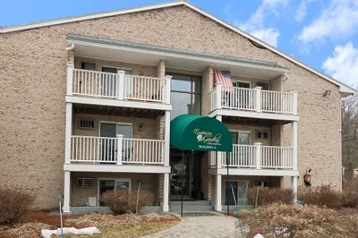200 Manning St #15A 1