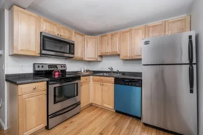 95 Maple St #8