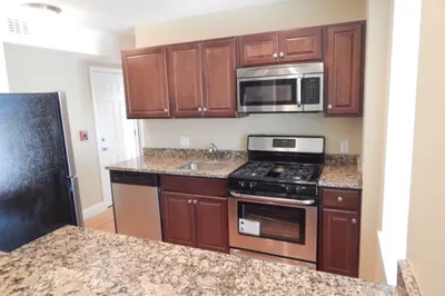 28 Chelsea St #3