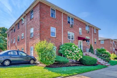 37 Montvale Ave #4
