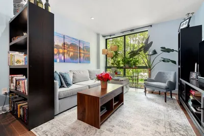 42 8th St #3203