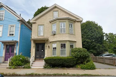 17 Charter St #2