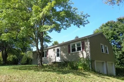 31 Meadow Rd