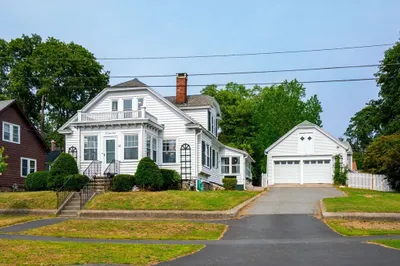 32 Cabot Rd 1