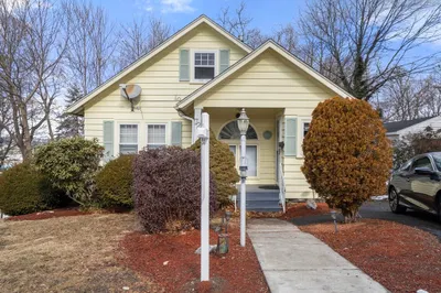 72 Kenwood Ave