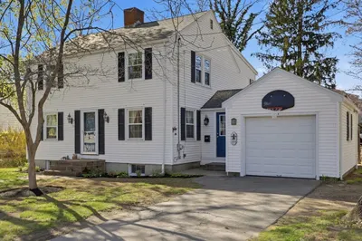 129 Academy Ave