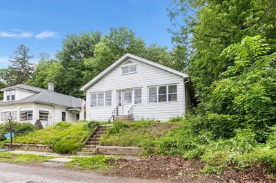 214 Lincoln St 1