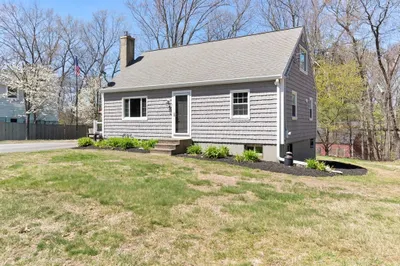 6 Ashcroft Cir