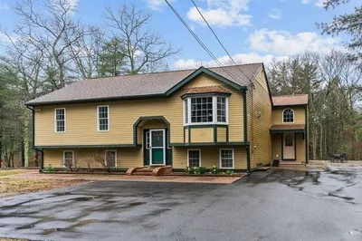20 Whiting St