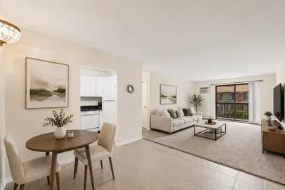 10 Williams Street #20 1
