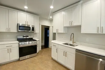 4 Banks Street #1