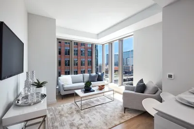 135 Seaport Blvd #1208