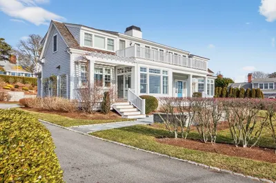 121 Queen Anne Rd 1