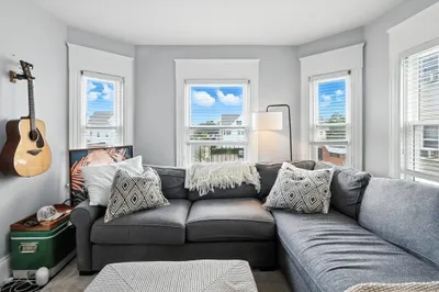 637 Broadway #2