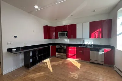 212 Chelsea Street #1