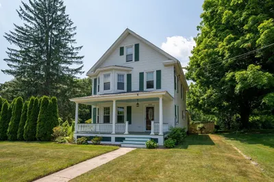 233 College Highway 1