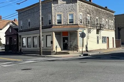 437 Bay St 1