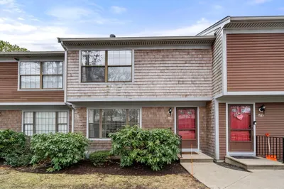 195 Falmouth Rd #5C 1
