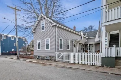 16 Herbert St