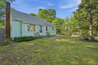590 Sandwich Rd