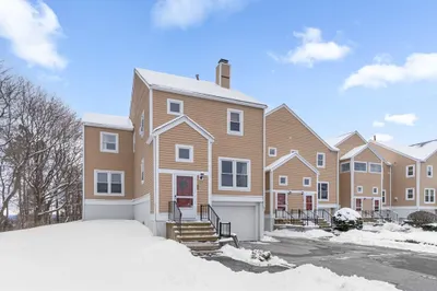 48 Merlin Ct #48