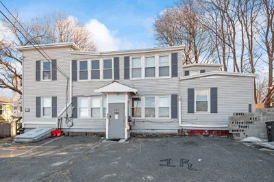 52 Moran St #2L