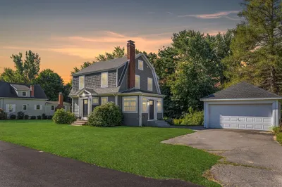 32 Montclair Rd