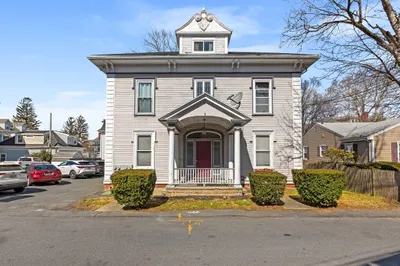 12 Greenleaf Cir 1