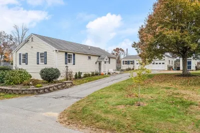 8 Spinney Ave