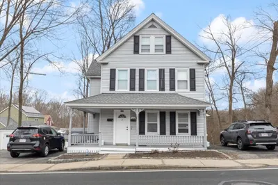 64 Parker St 1