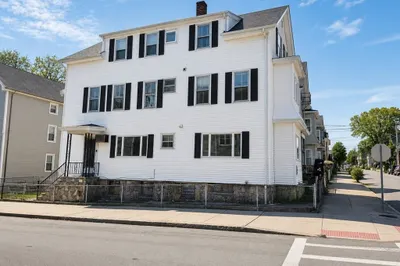 631 Walnut St 1