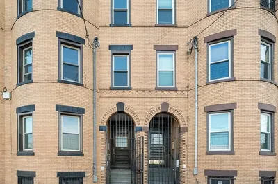 44 Guild St