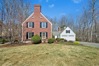 4 Black Hill Rd