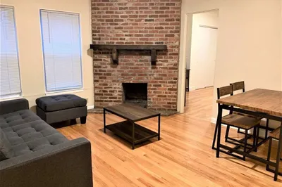 23 Bradbury St #1