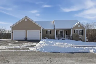 38 Hemlock Rd 1