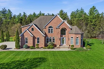 9 Nicholas Ln 1