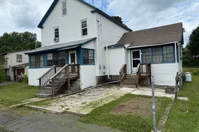 27 Warwick Ave 1
