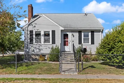 11 Riverside Ave