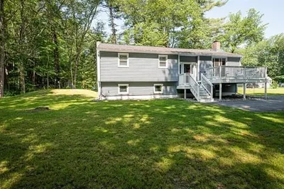 25 Bartlett St