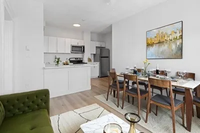 8 Kenwood St #8