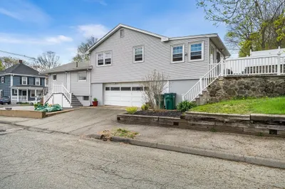 53 Fays Ave