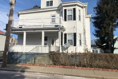 206 Wood Ave #1 1