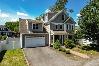 131 Westmoor Rd 1