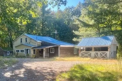 2 Woodland Ln 1