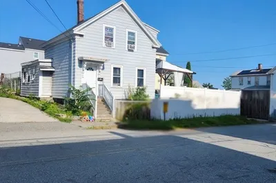 196 School St