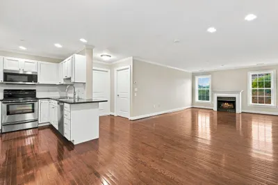 10 Crowninshield Street #306 1