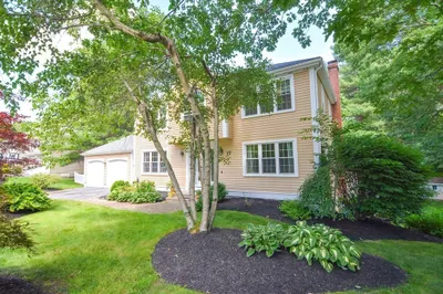 17 Lamplighter Dr 1