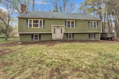 47 Peltier St
