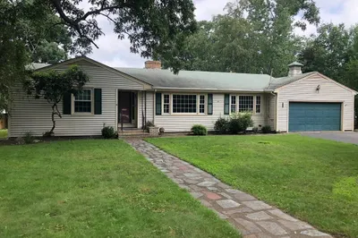 9 Oakridge Ave